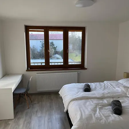 Golden Prague 78 Apartman Vestec