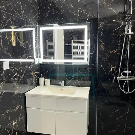 Golden Prague 78 Apartman Vestec